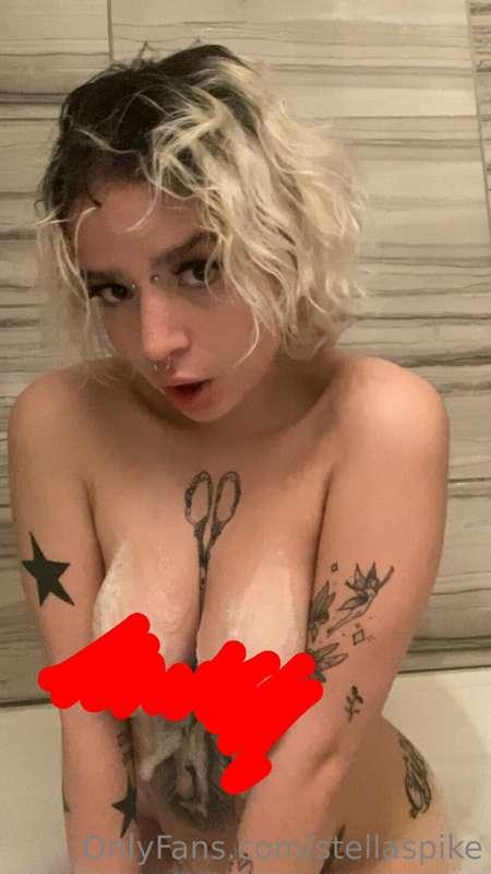 sexy naked bubble bath 💦
