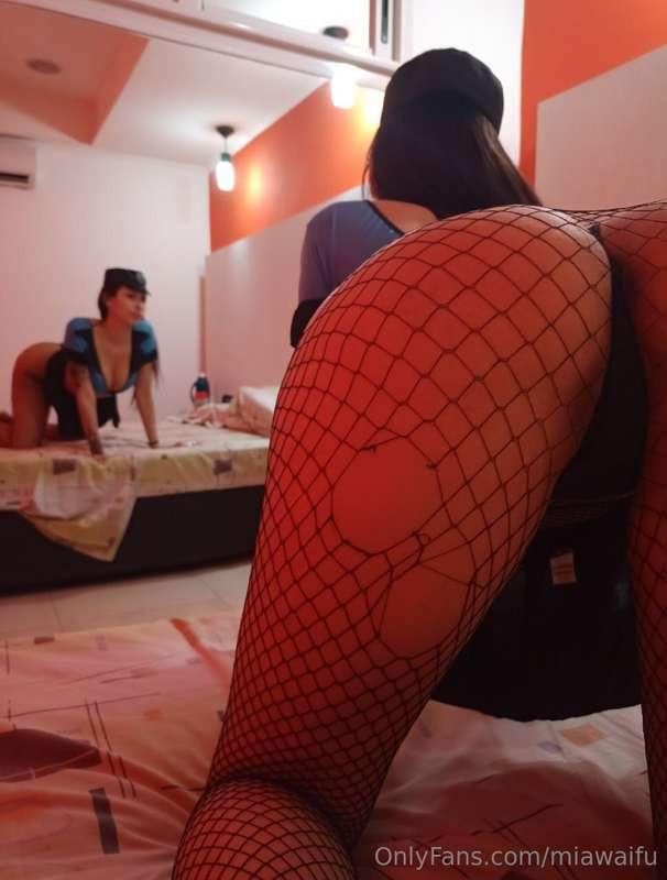 FREE OF @angelawinslow is a 23-year-old bisexual woman, know..