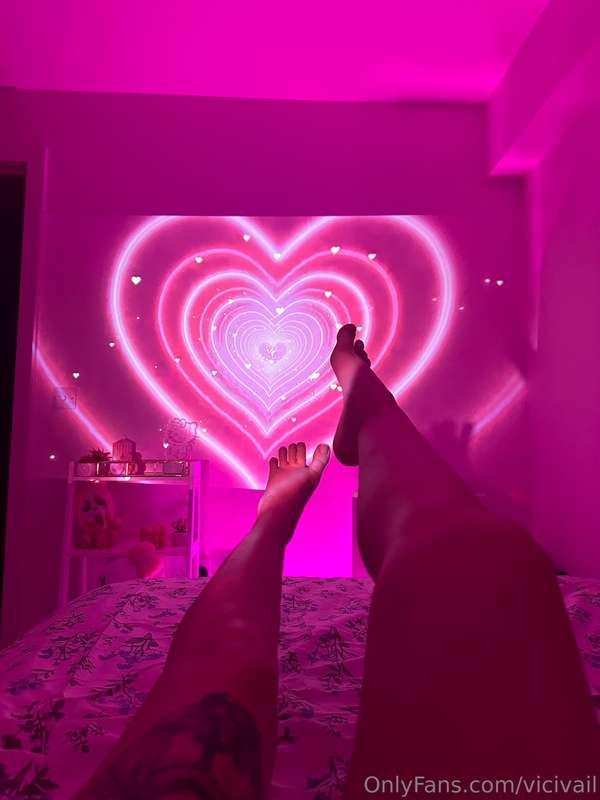 It’s all about my pretty feet that send you crazy 😵‍💫