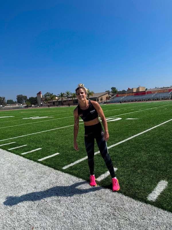 12 laps of warm-up for training ⚔️🏃🏼‍♀️💨