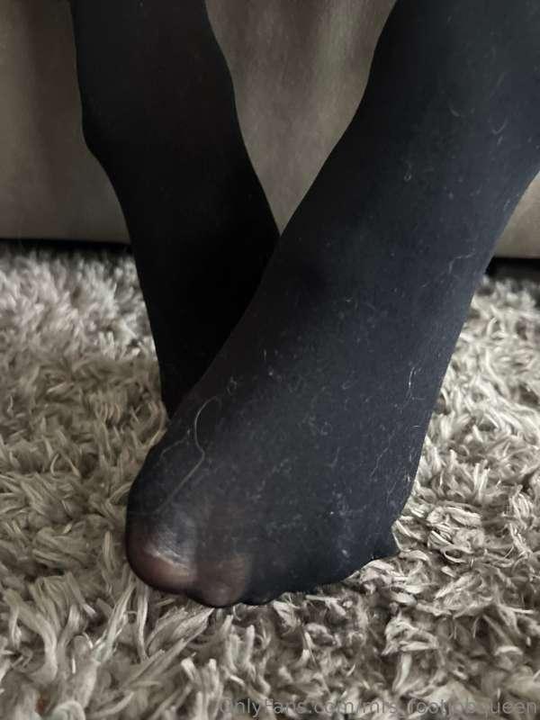 mrs_footjobqueen image #0