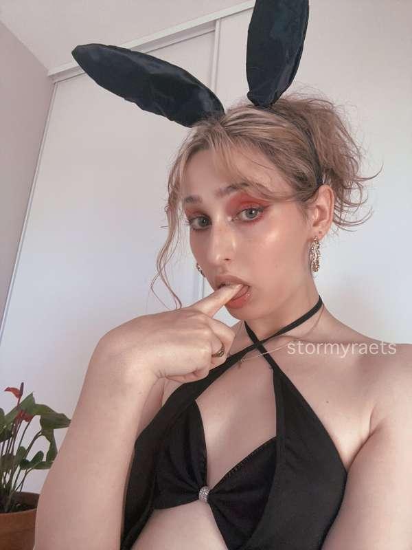 Heeeyyy, I've heard that you need a bunny senpai🐰
