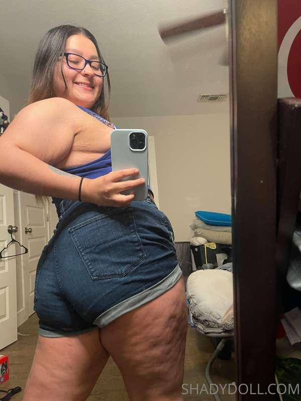 Wanna spank me daddy? 🫣
Tip $5 if you’d eat it and I’ll show..