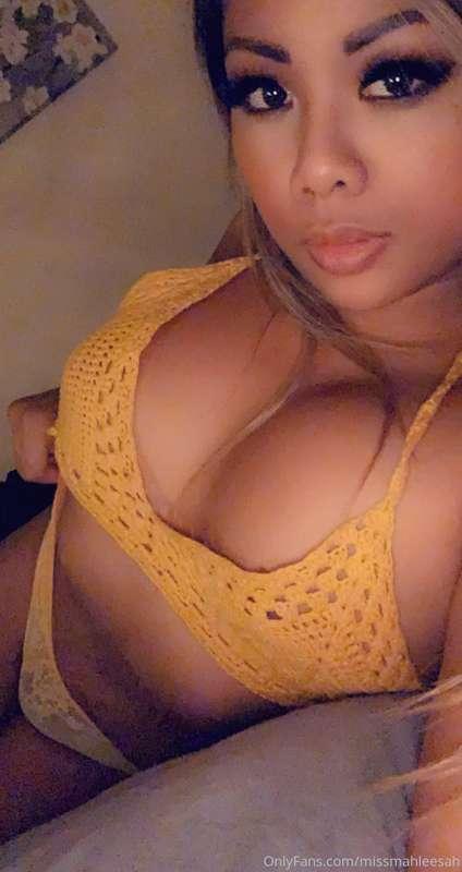 Wyd😇 at home bored 💛 dm me