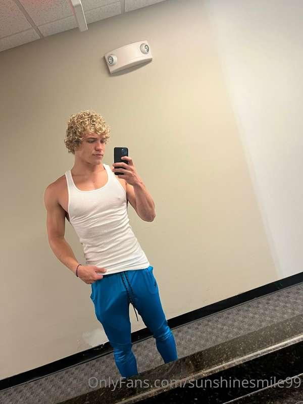 No underwear at the gym 🙈🍆🍆🍆 I’m ready for action 🤭