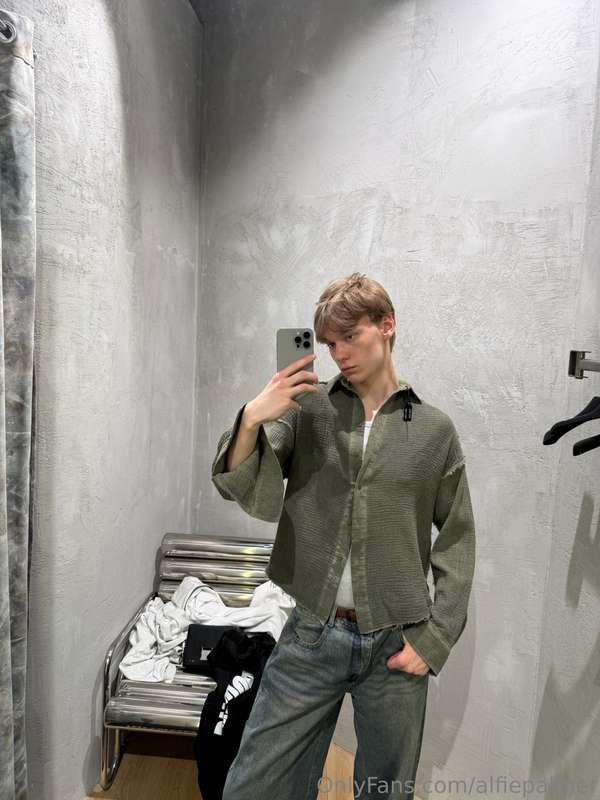 before meeting with my friends went to shopping, found must-..