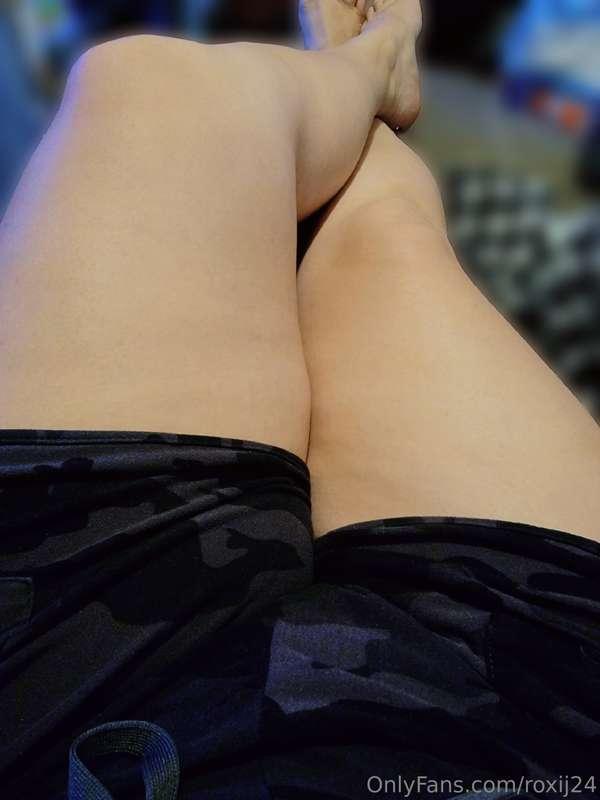 Got them thick thighs and pretty eyes 😍 