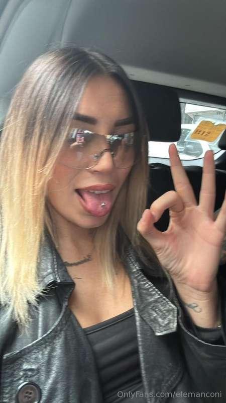 Sveglio?? 😇Passiamo qualche ora insieme questa notte dai 🍌