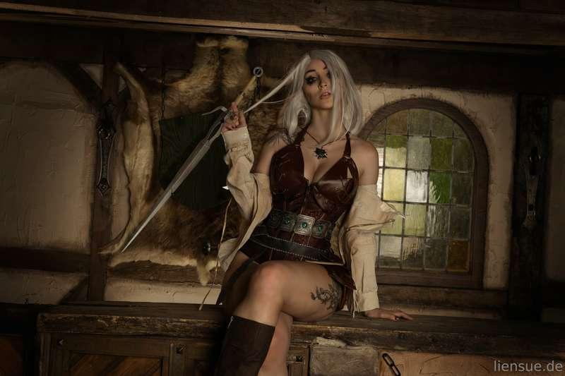 swipe for another Ciri picture 🥰 which one do you prefer, as..