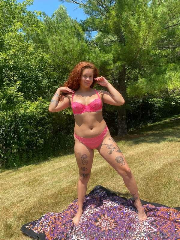 Feeling gorgeous especially when I’m basking in the sun ☀️