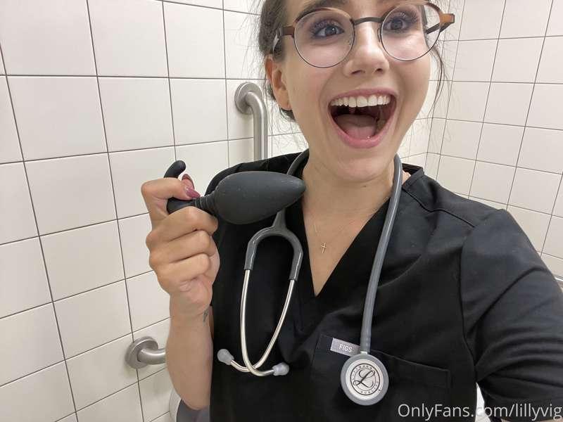 having fun on a night shift, how many patients do you think ..