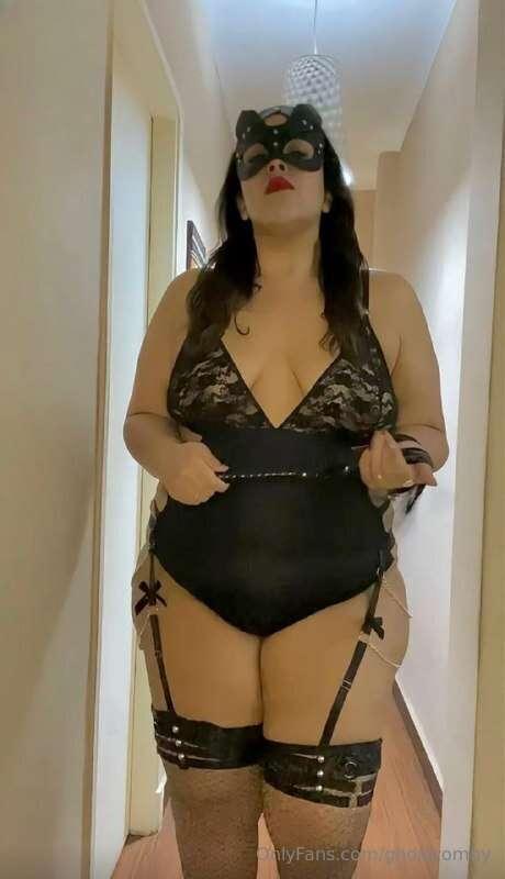 This Latin goddess is looking for new slaves who know how to..