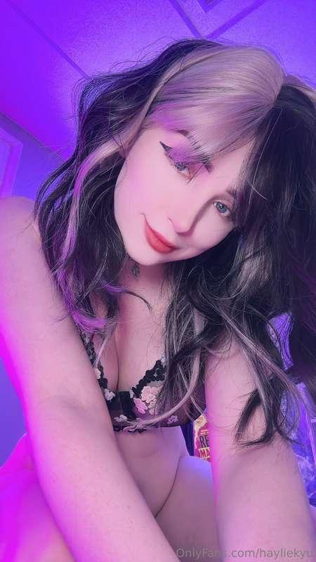 I'm curious, how old are you baby? 🤔💜