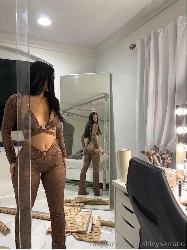 Mirror, mirror on the wall... 💕💕
