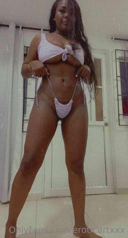 Do you like my swinwear?

Te gusta mi traje de baño?