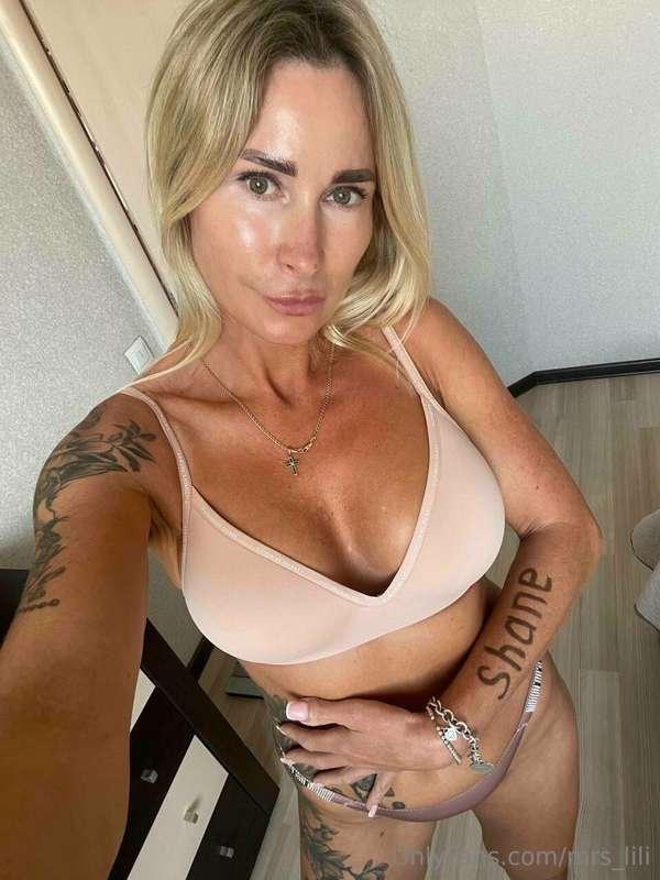 Do you want to get a custom photo from me ?? 😇😍
Hey, I usual..