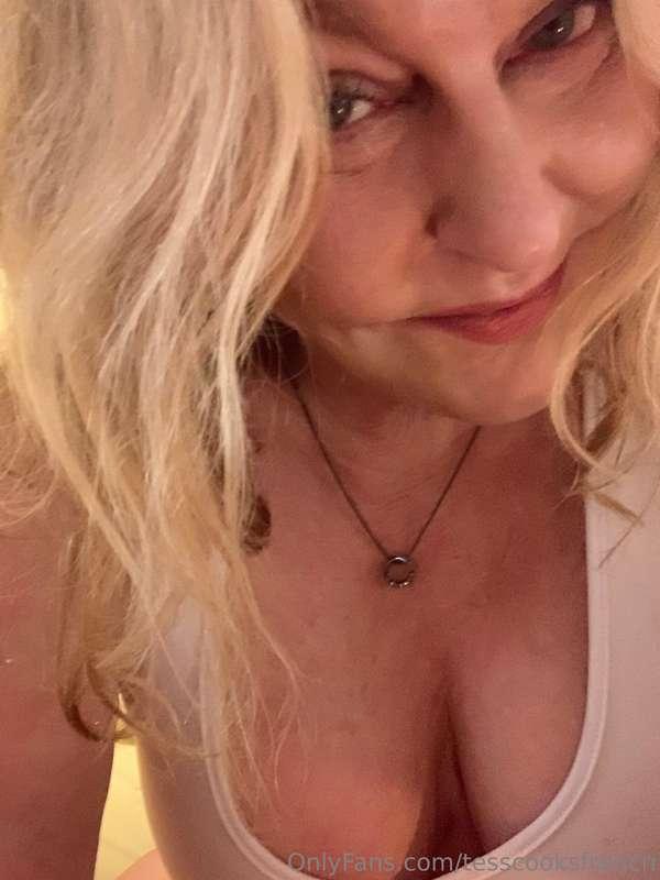 Would you like to wake up with me? 💋