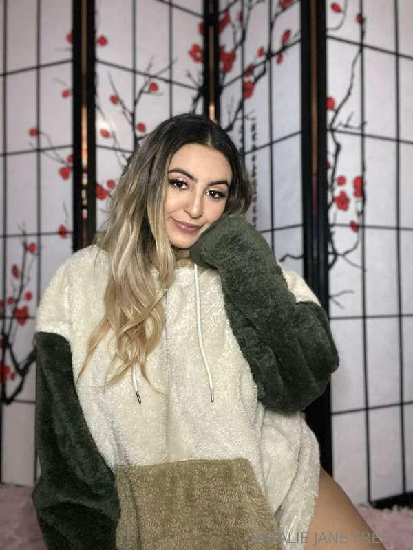 would this outfit look better on yours or my floor?