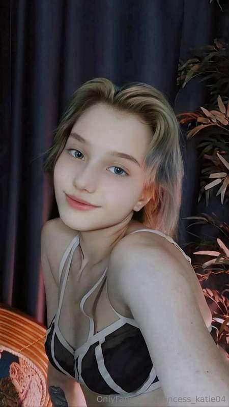 *SUBSCRIBE FOR FREE * @christin_grey💖
Sweet and gentle, but ..