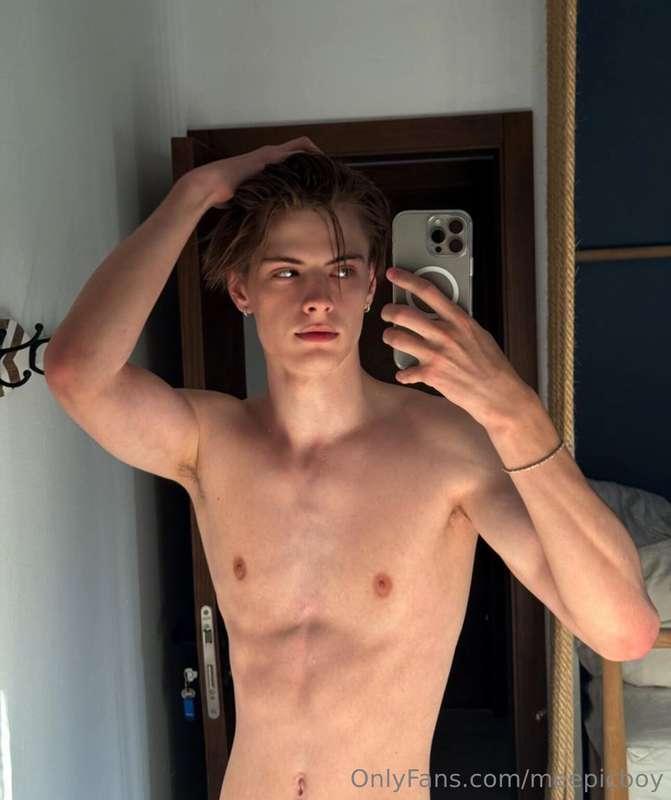 Rate the vibe, 1 to 10?😇💙