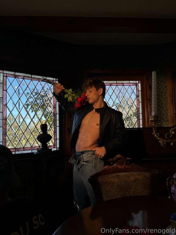 renogold image #0