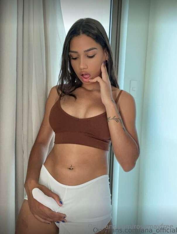 FREE SUBSCRIPTION 🫦The hottest girl with big tits @ana_offic..
