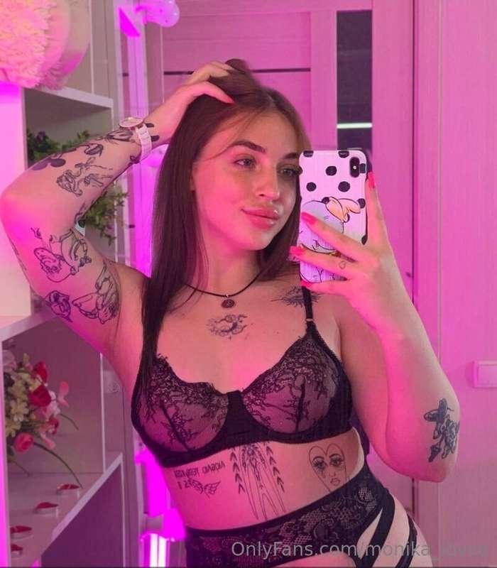 💦🔞Do you want this hot babe @fluffy-girl to show all her abi..