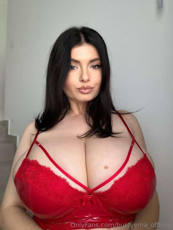 This bra almost fits me 100%….almost 🫢