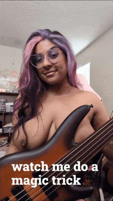 I'm having too much fun with making gifs lol 
