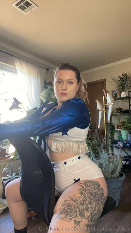 Your very own Dallas Cowboy cheerleader 😉 📣