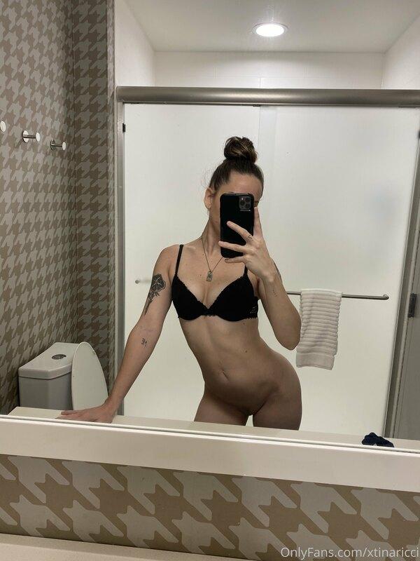 Admiring myself ?