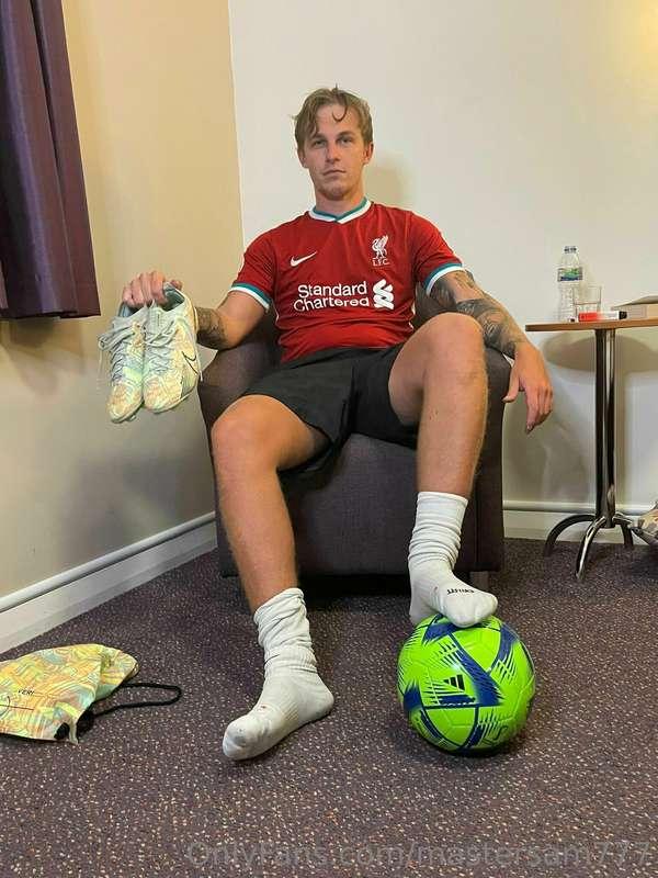 Your master in his full kit and awaiting attention to my swe..
