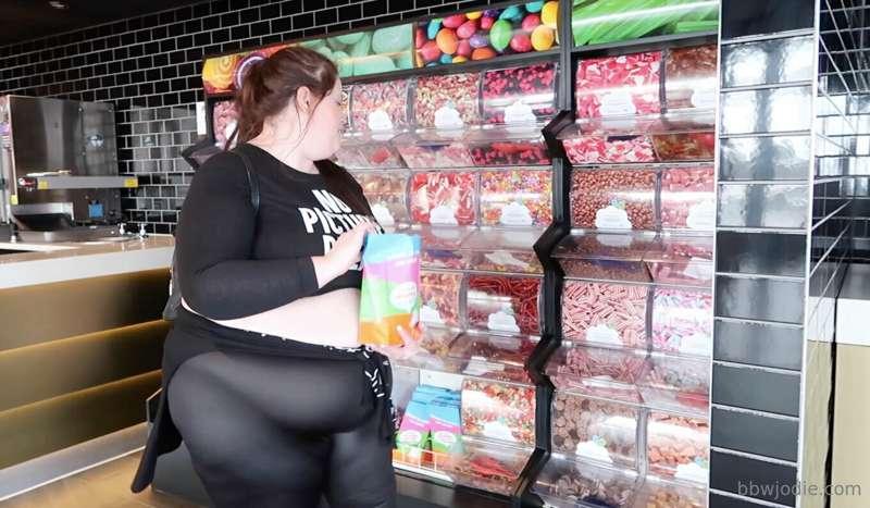 One thing about me, I like to eat 