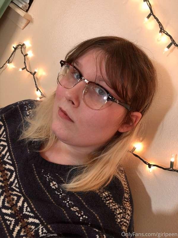 feeling cozy in this sweater, but i'd feel cozier with you h..
