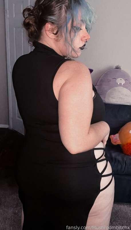 I’ll be your big titty goth gf
