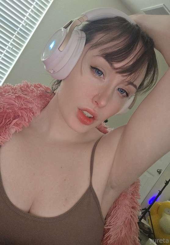 Beat tf outta my face... aaaaaaaa tell me im pwetty 
