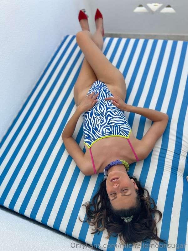 My girl waiting for a sailor man … 🌊🛟🚢🥂😁