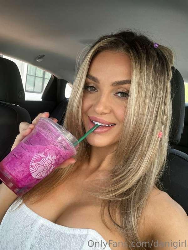 You know I had to get a pink drink 🤭💞
