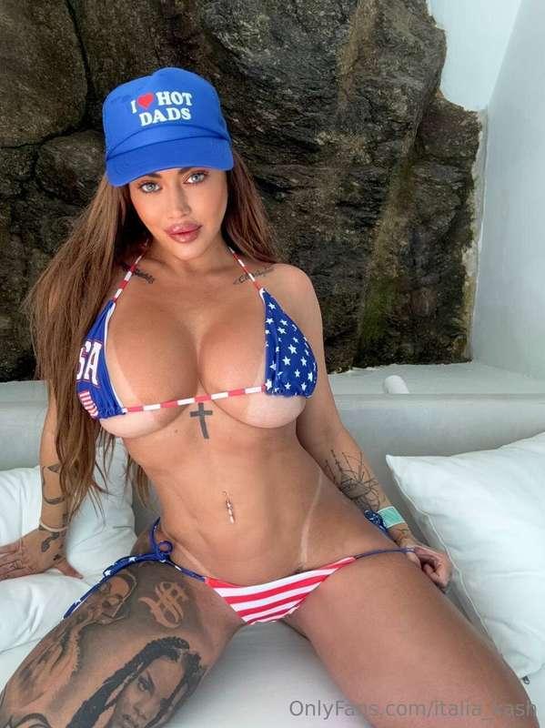 Independence never looked this slutty 😘