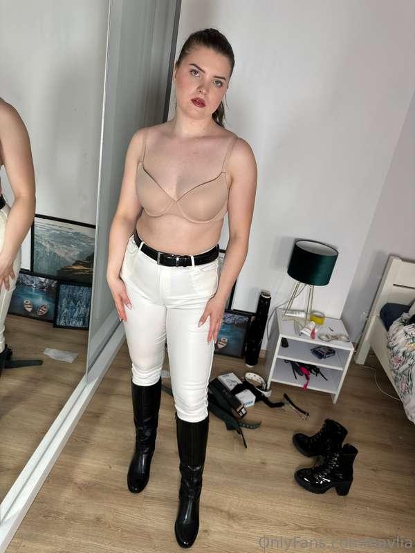 Do you wanna see your mistress without bra 🥰😘
