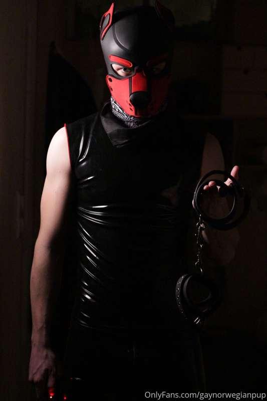 Now come here and be a good boy😏
