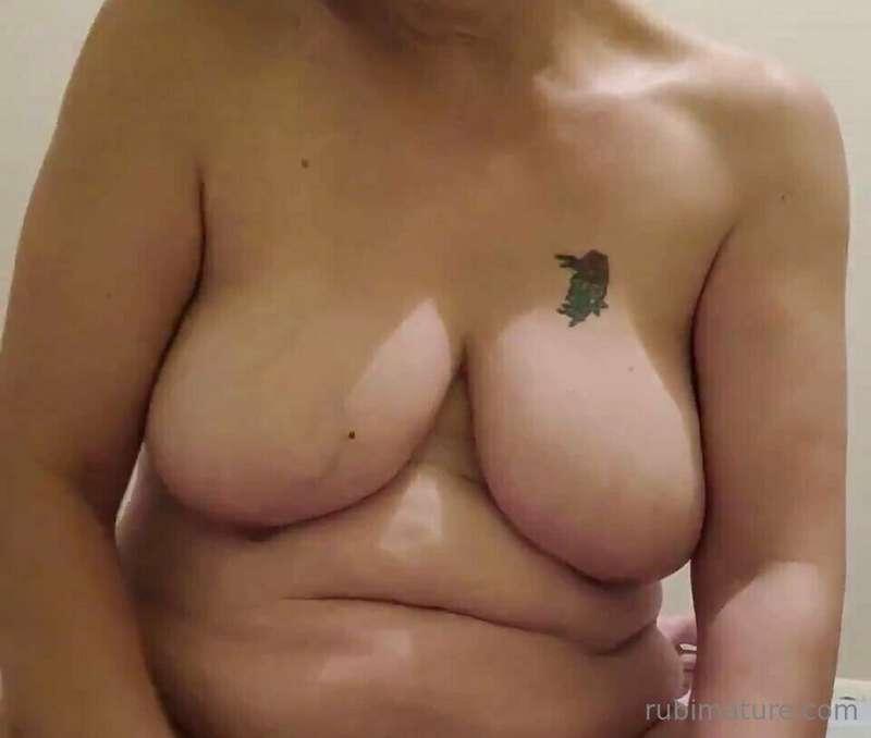 Riding my friend's dick until he fills my pussy with cum 🤤🤤💦..