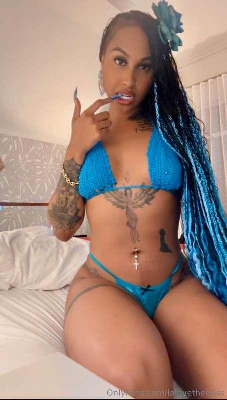 Like this post if you think I look cute, tip this post if yo..