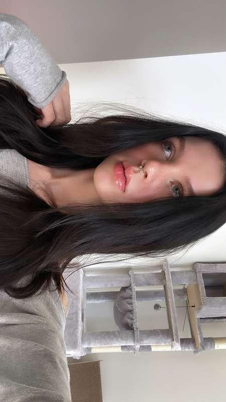 I want u to kiss my lips 🫦