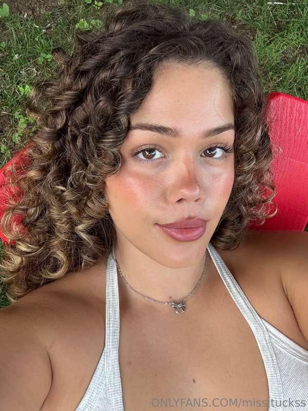 look into my eyes, what do you see? ♡ 