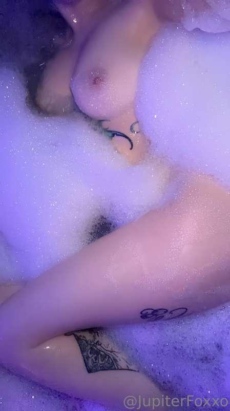 lets take a relaxing bath together? 🥺💕