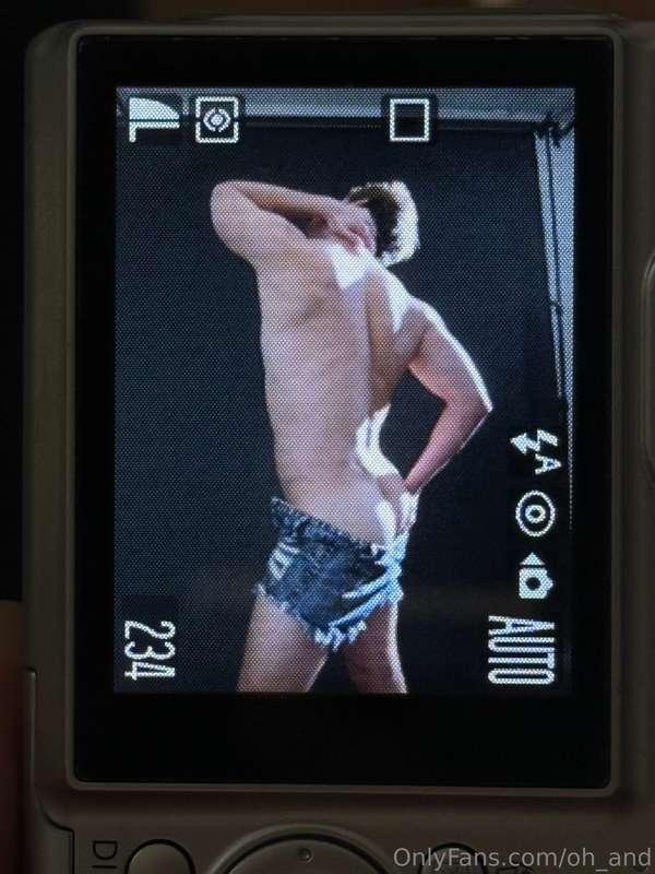 Do you want to see the rest of this shoot 👀