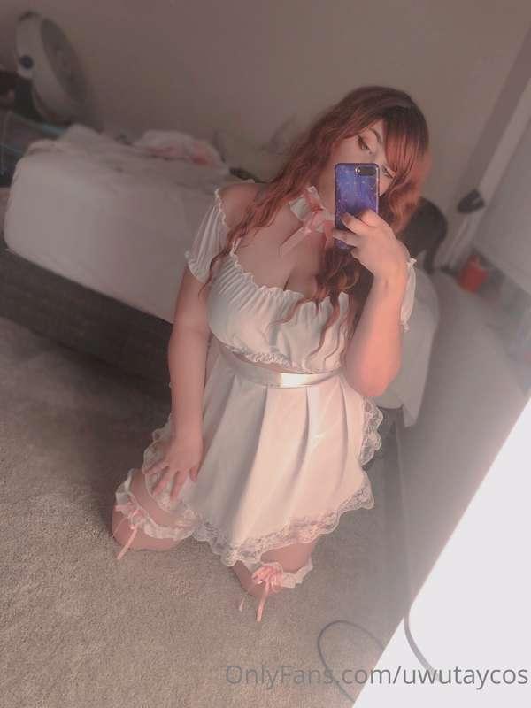 This maid dress is so pretty, I’d wear it everywhere if I co..