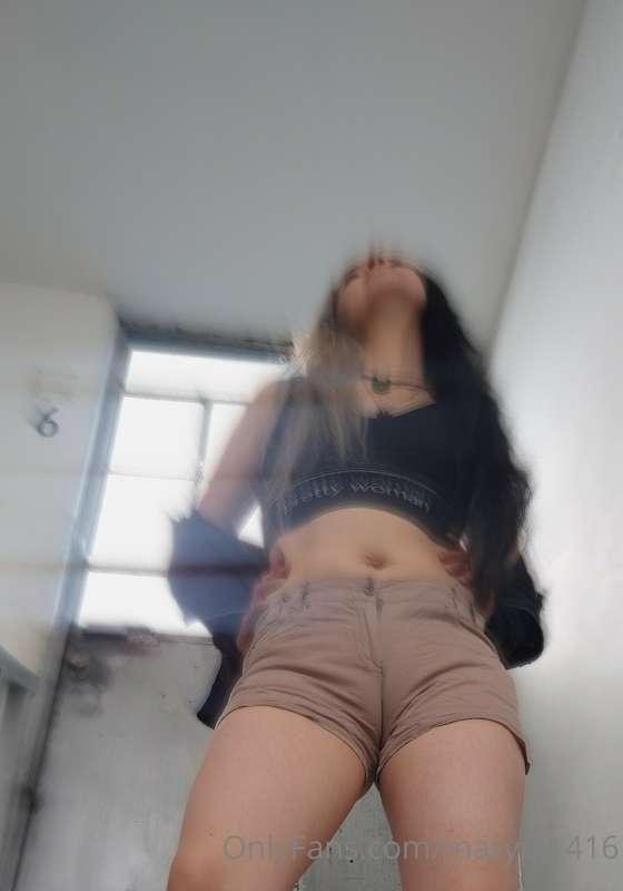 ❣️La chica sexy de las escaleras volvió...🤭#besos