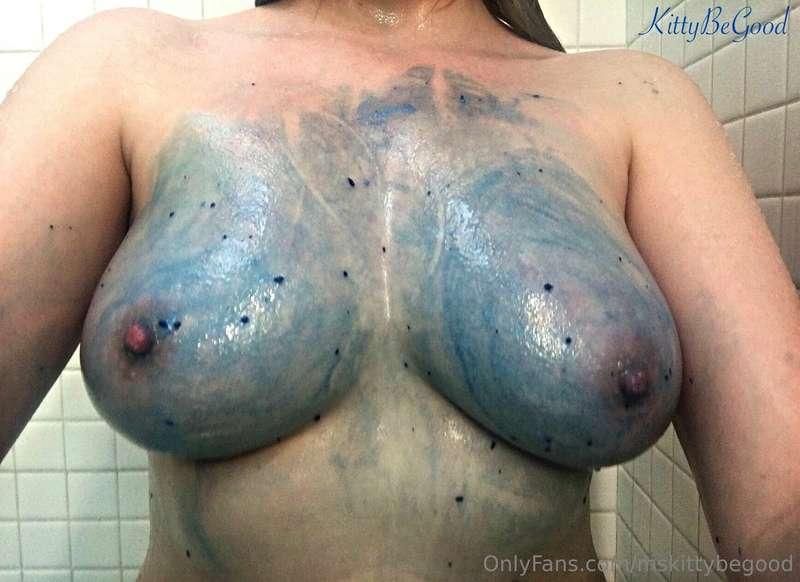 Titty Tuesday 😘 Making my boobs nice and soft this morning w..